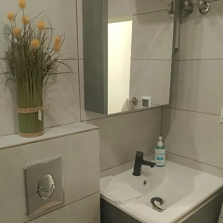 Modern Living 2 *