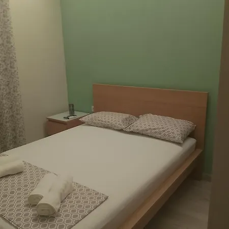 Modern Living 2 *